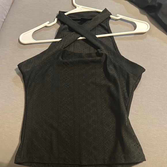 SHEIN Black Asymmetrical Sleeveless Crop Top - Picture 1 of 3